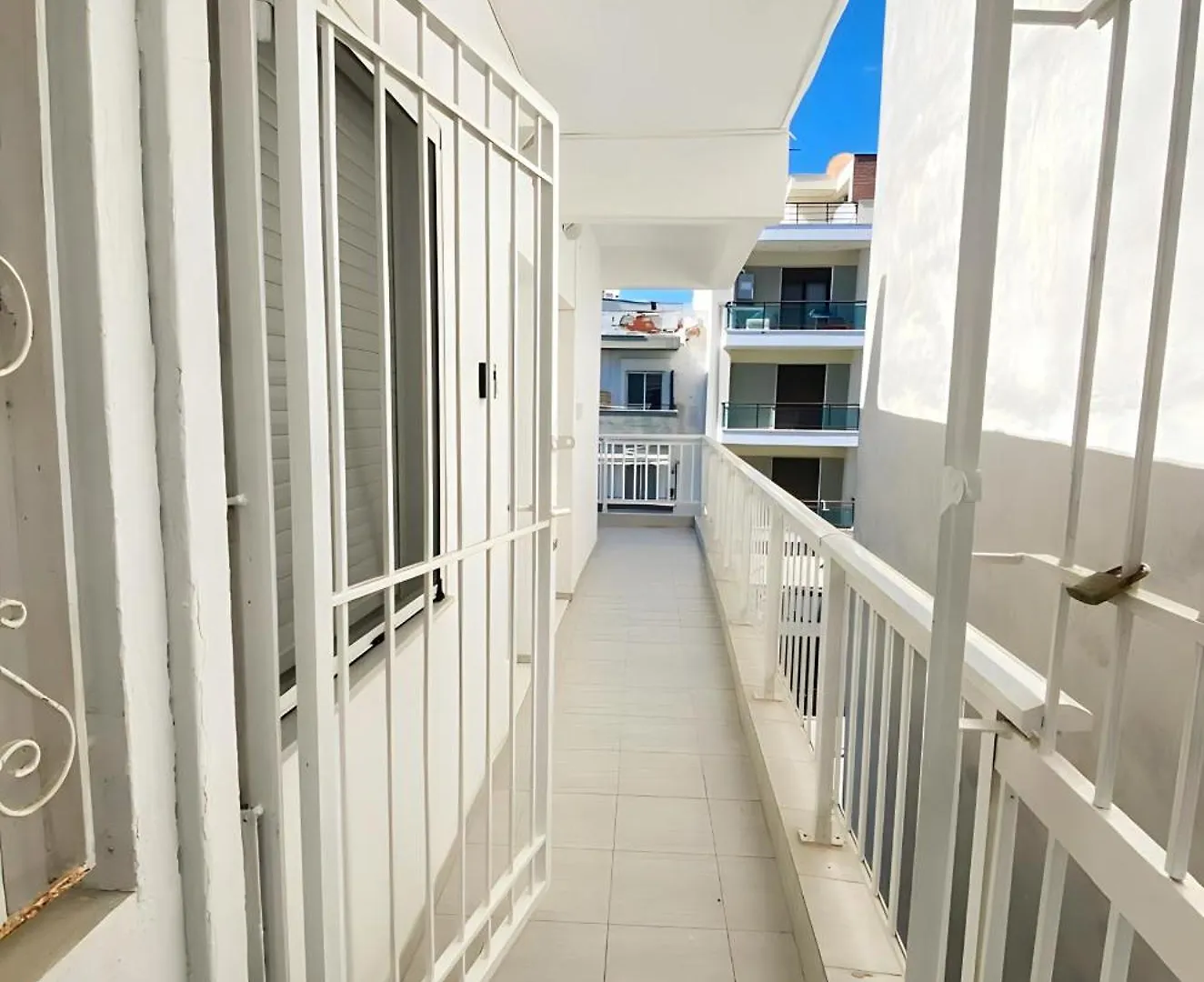 Minu Sonniges Studio In Direkter Strandnaehe, Schnelles Internet, Freies Parken, Nahe Flughafen Peraía Grecia