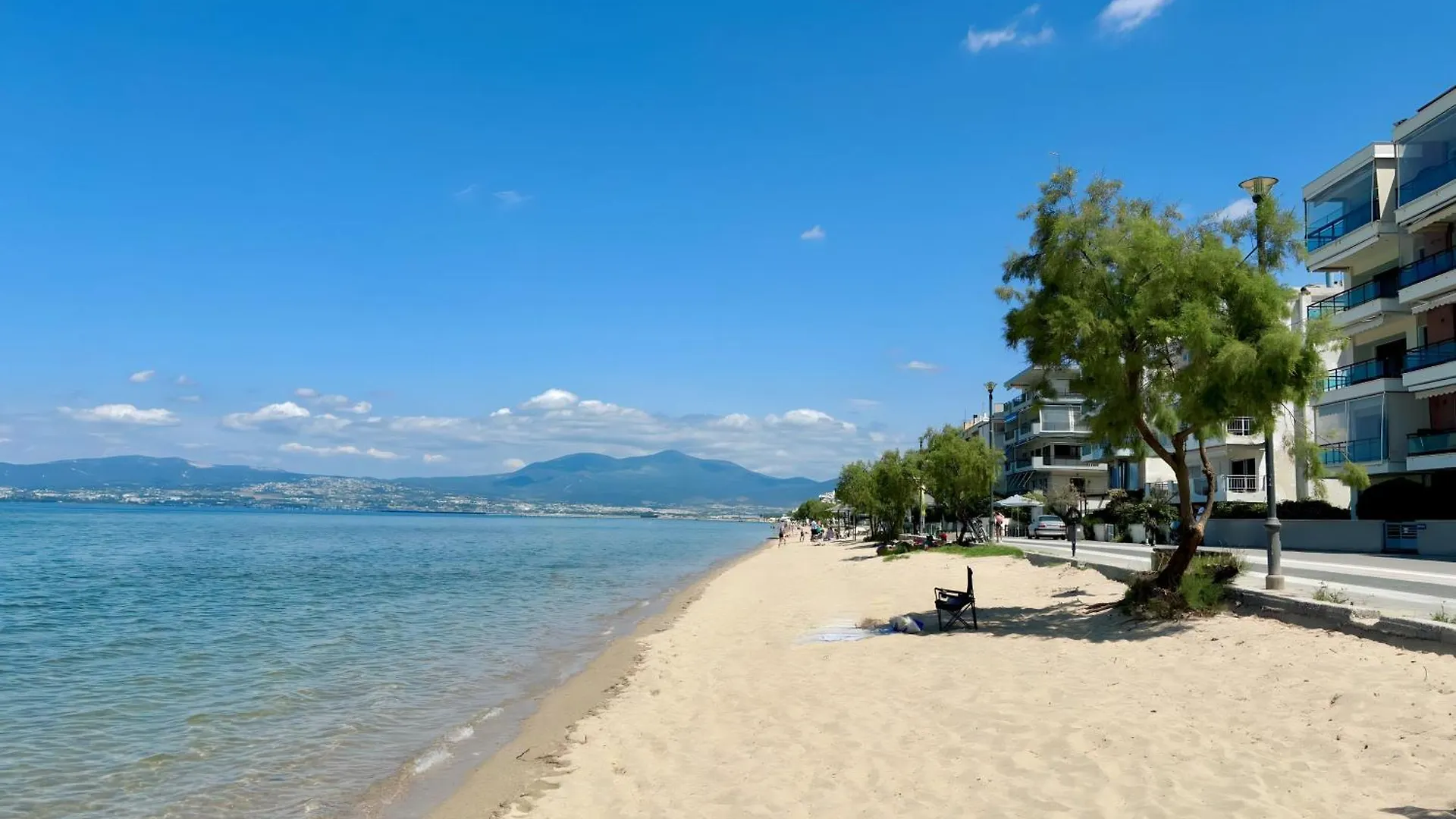 Minu Sonniges Studio In Direkter Strandnaehe, Schnelles Internet, Freies Parken, Nahe Flughafen Peraía Grecia